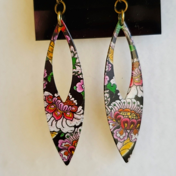 Womens multi color floral teardrop hook earrings - Picture 2 of 3